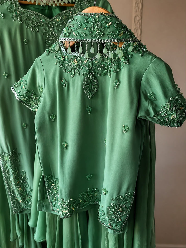 Design Code : EMERALD GLOW
