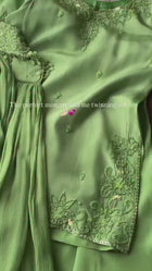 Design Code : EMERALD GLOW
